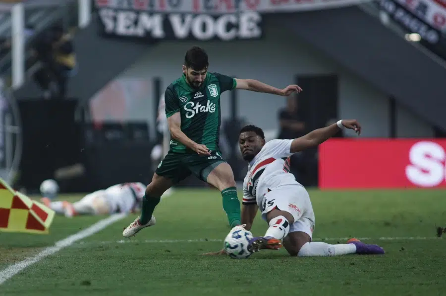 Com gols de Bobadilla e Rigoni, São Paulo venceu o Juventude na Vila Belmiro e segue sonhando com a Libertadores.