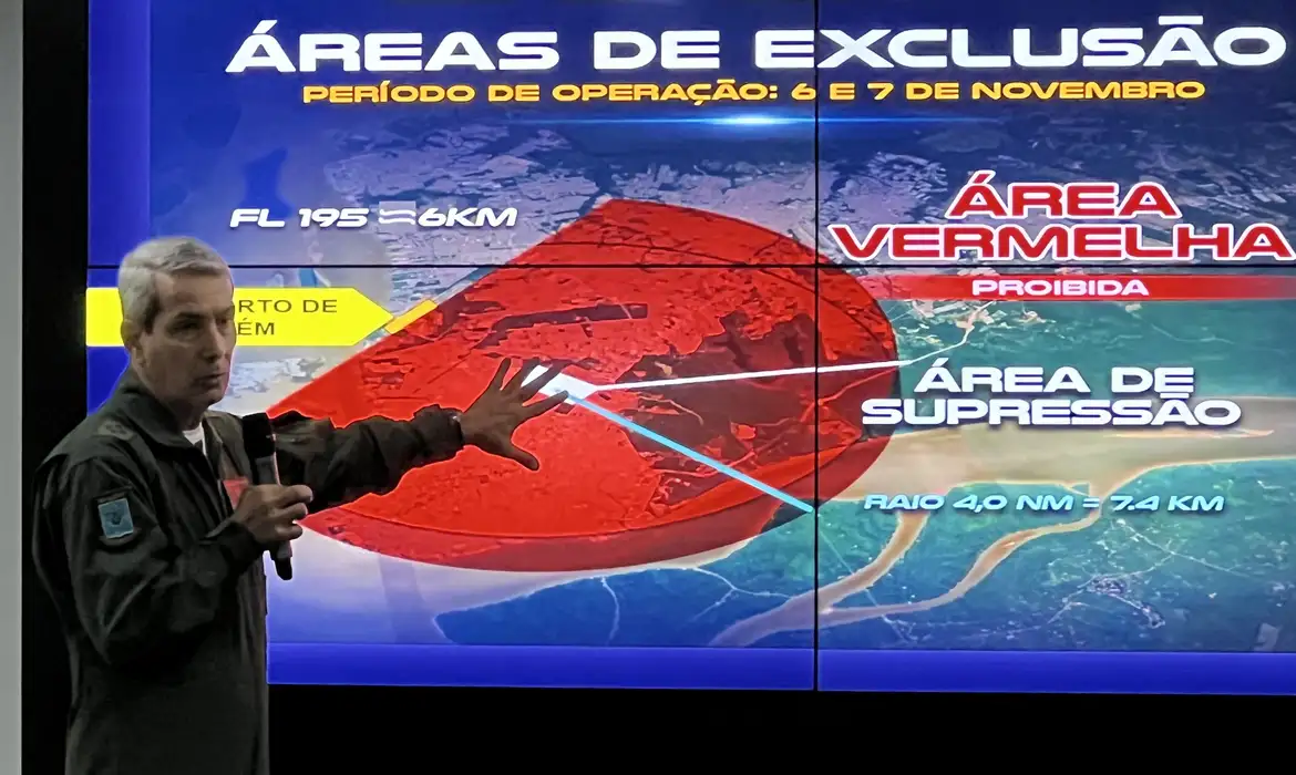 O comandante de Operações Aeroespaciais, Tenente-Brigadeiro do Ar Alcides Teixeira Barbacovi