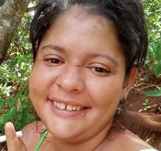 Carla Adriele Ribeiro Martins, de 30 anos, foi encontrada morta em área de mata em Maracaju; polícia investiga suspeita de violência sexua