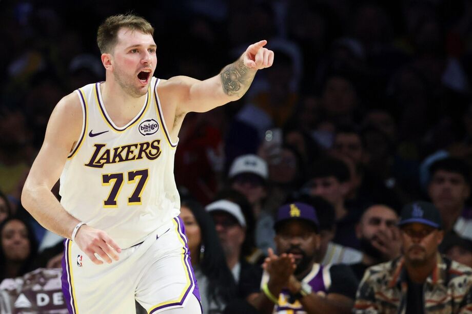 Luka Doncic fez um 'triple-double' em vitória dos Lakers na NBA