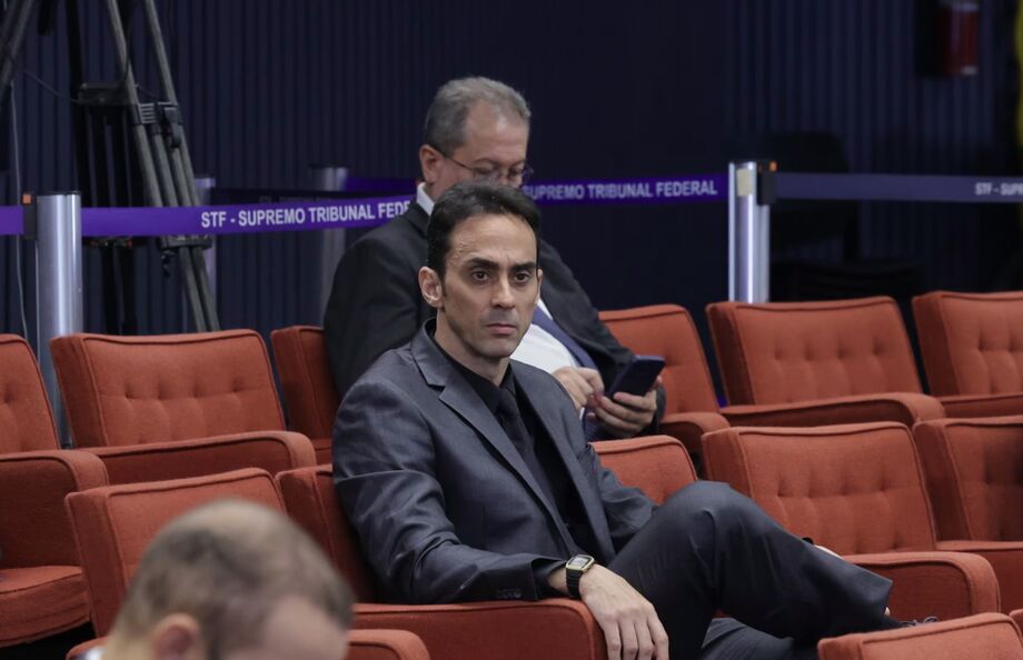 Rodrigo Bezerra de Azevedo, militar das Forças Especiais e apontado como um dos integrantes do núcleo 3 da trama golpista, acompanha julgamento no STF