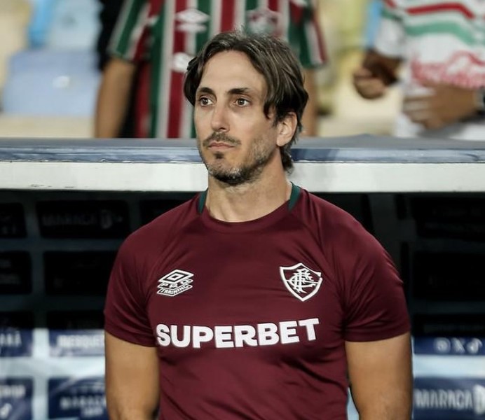 Fluminense domina e goleia São Paulo por 6 a 0 em reencontro com técnico Zubeldía