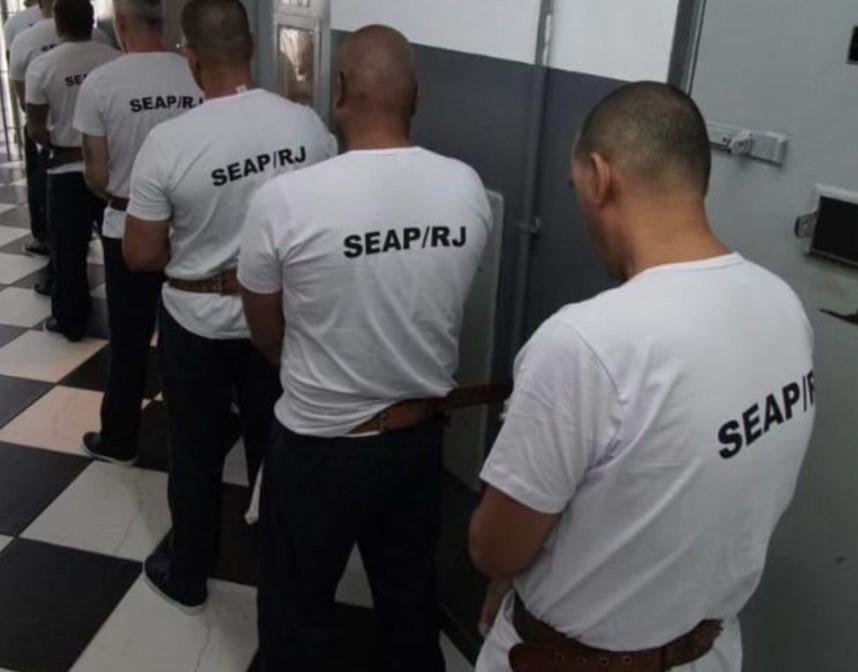 Líderes do CV começam a ser transferidos do Rio para presídios federais