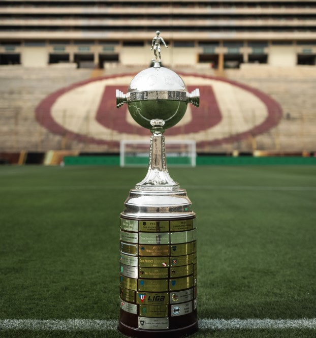 Monumental de Lima pronto para decidir quem será o primeiro clube brasileiro tetracampeão da Libertadores