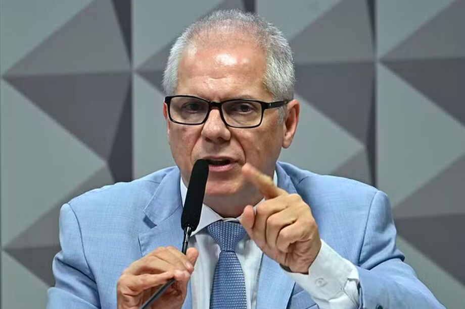 A Polícia Federal prendeu nesta quinta-feira (13) o ex-presidente do INSS, Alessandro Stefanutto