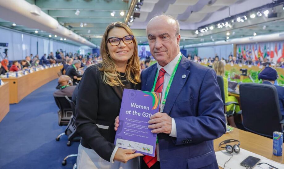 A primeira-dama Rosângela da Silva, a Janja, com o secretário-geral da OEI, o espanhol Mariano Jabonero, na reunião do G-20