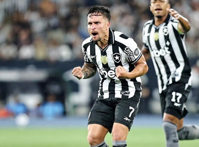 Botafogo venceu o Sport por 3 a 2 e largou na frente na abertura da 34ª rodada do Brasileirão