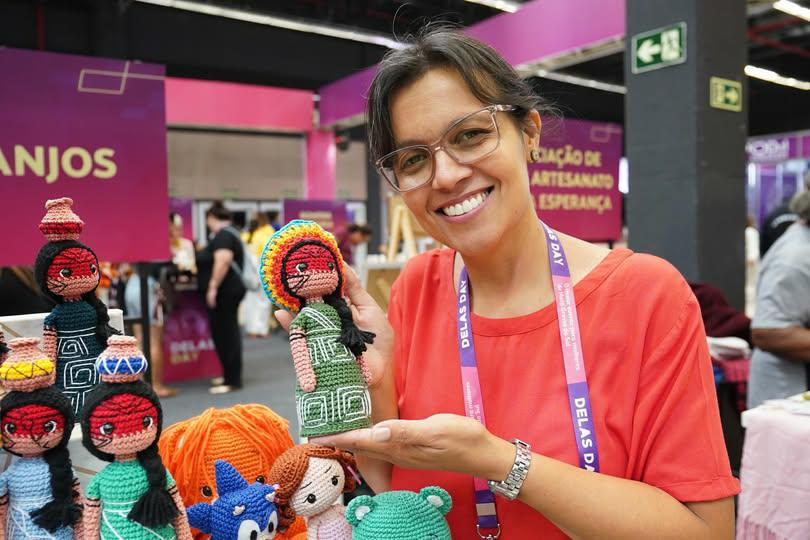 Maria Emília França, proprietária do Ateliê dos Anjos, é uma das empresárias selecionadas em MS para expor produtos na COP 30, por meio da loja colaborativa do Sebrae
