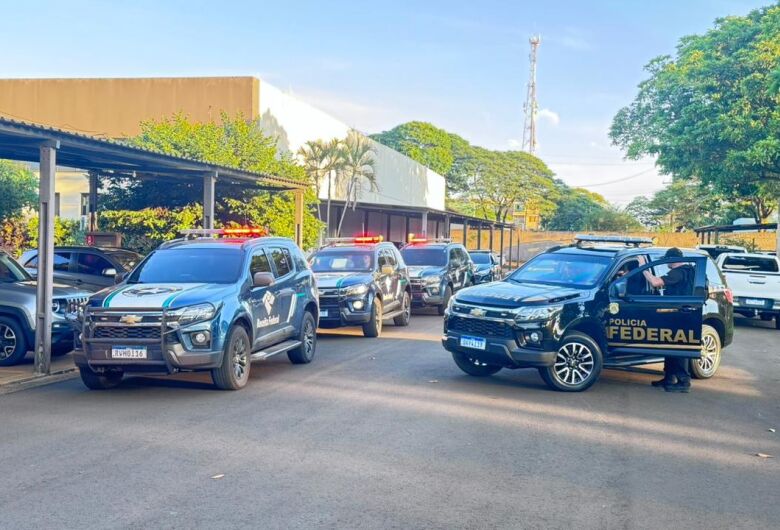 Mandados foram cumpridos em Dourados e Douradina, durante a Operação Porto Seco da PF e Receita