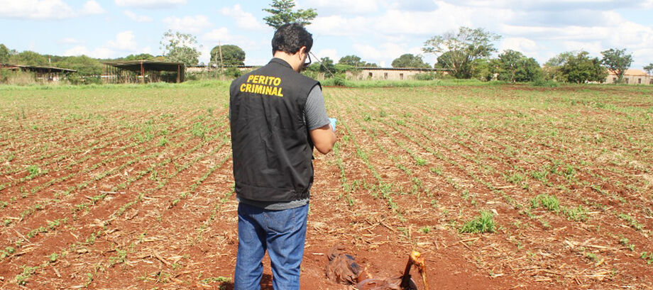 Corpo foi achado em cova rasa dias após o crime; autor confessou assassinato e disse ter agido após discussão