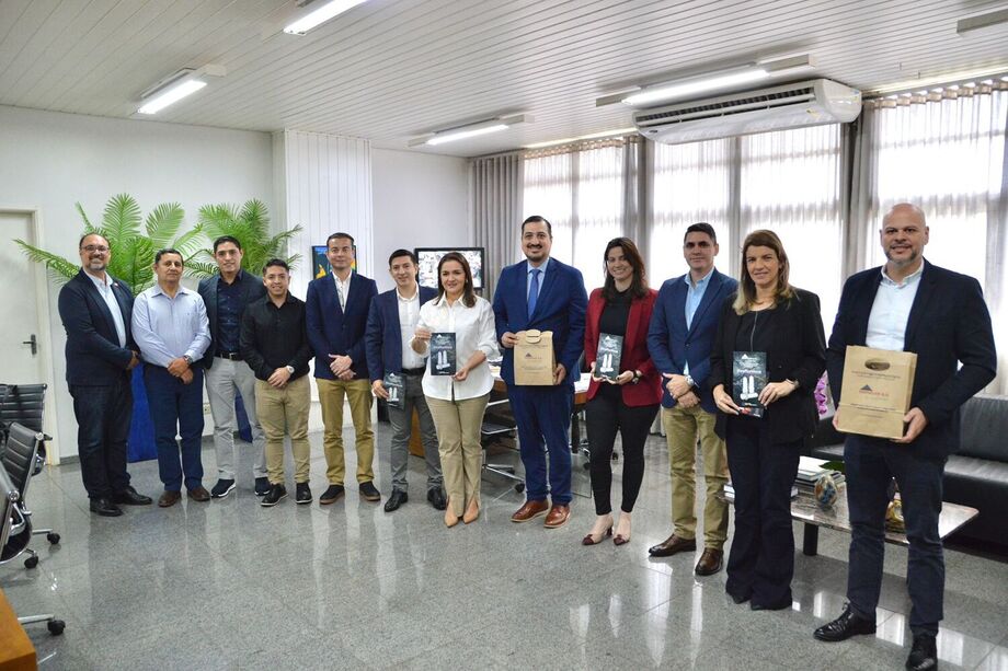 Prefeita Adriane Lopes recebe representantes da Empacar S.A. para discutir oportunidades de negócios com a Bolívia