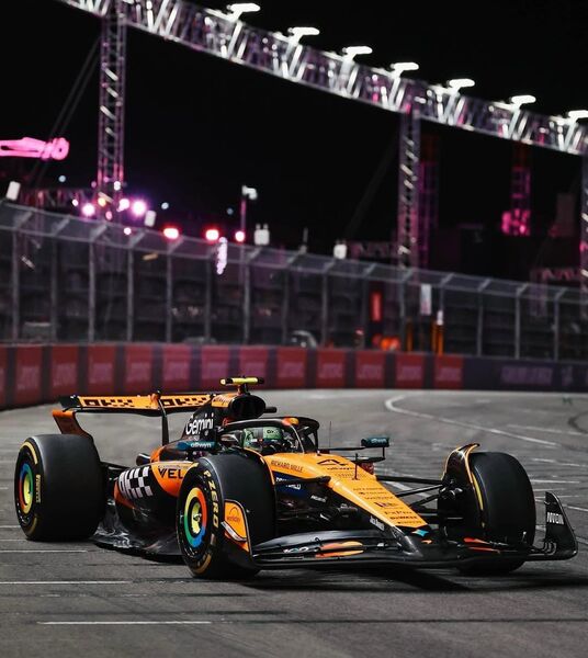 McLaren teve ambos os carros desclassificados por desgaste irregular no assoalho após o GP de Las Vegas