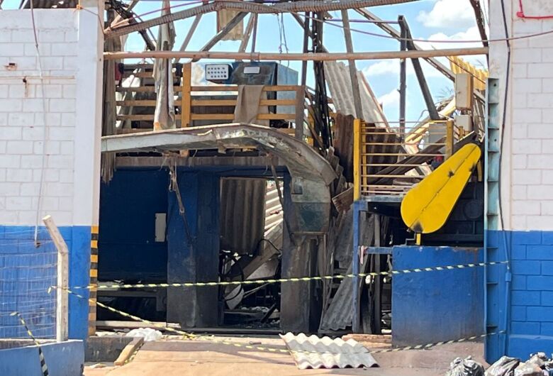Parte do barracão cedeu e deixou um trabalhador morto e três feridos em indústria de couro em Dourados