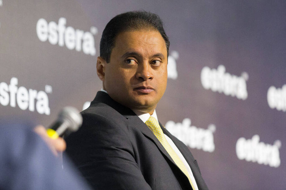 Polícia Federal cumpre mandados em nova fase da Operação Sem Desconto e investiga senador e servidores ligados a fraudes no INSS.