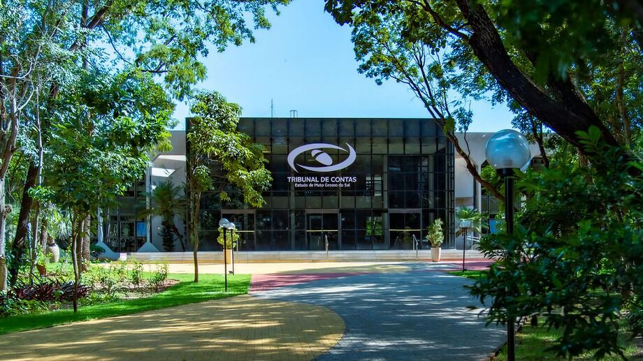 Fachada do Tribunal de Contas de Mato Grosso do Sul, que realiza nesta quarta-feira (3) a eleição para vice-presidência após a aposentadoria do conselheiro Jerson Domingos.