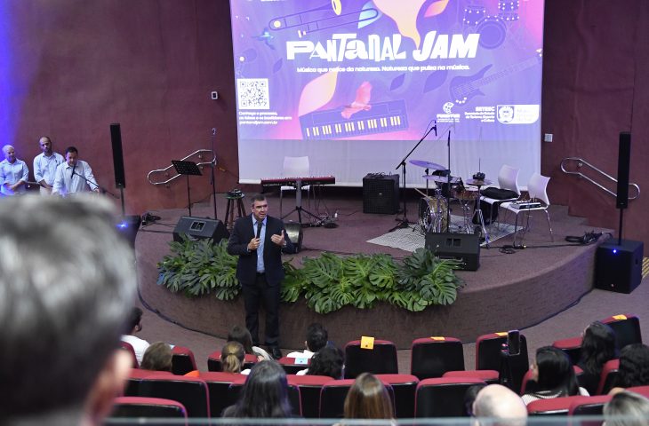 O governador Eduardo Riedel participou do evento