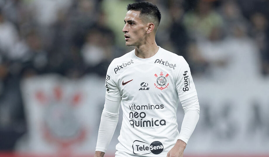 O meia paraguaio Matías Rojas