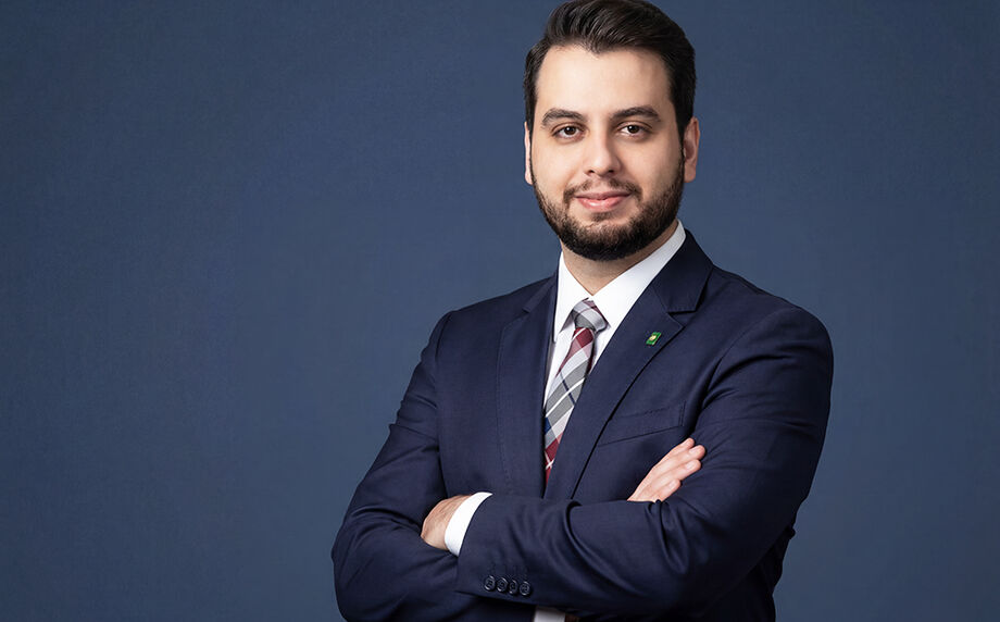 Polícia Federal cumpre decisão do STF e coloca ex-assessor de Bolsonaro em prisão domiciliar após endurecimento das medidas determinadas por Alexandre de Moraes.