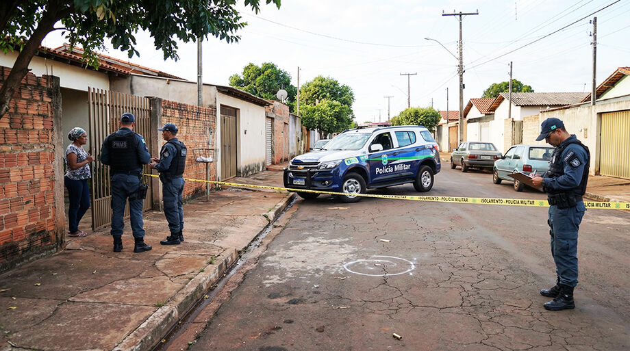 Homem foi baleado no peito e morreu antes de receber atendimento na UPA das Moreninhas, em Campo Grande.