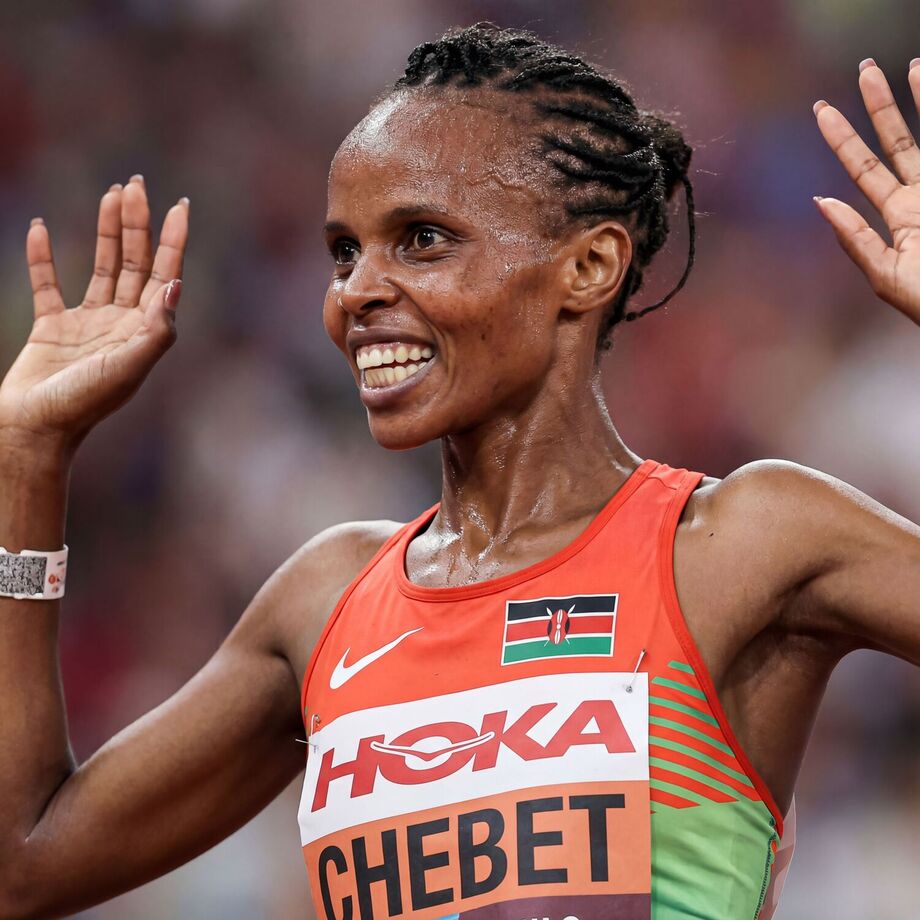 Aos 28 anos, Sisilia Ginoka Panga vence a 100ª edição da Corrida Internacional de São Silvestre, em São Paulo.