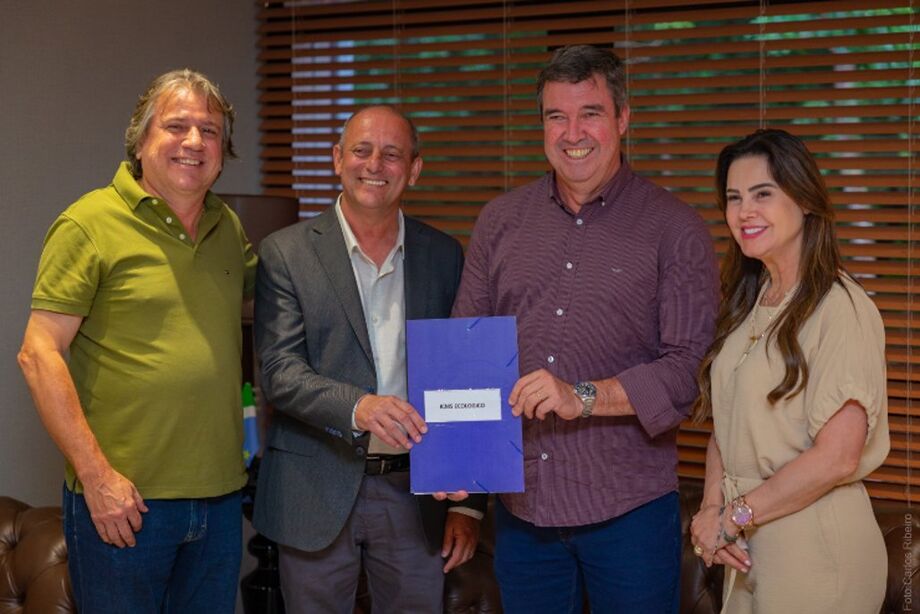 Caravina e prefeito de Taquarussu apresentaram demandas do município ao governador Eduardo Riedel.
