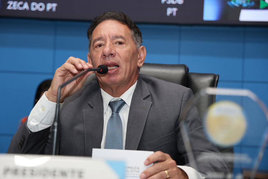 Presidente da ALEMS reage a novo crime e ameaças contra deputada Gleice Jane, reafirmando compromisso da Casa com proteção às mulheres.