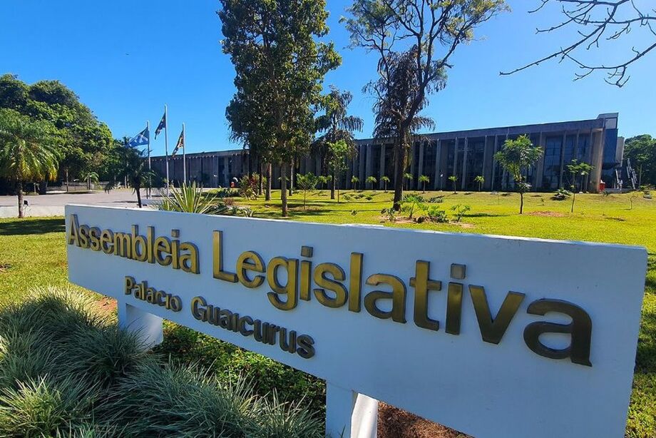 Assembleia Legislativa homenageia o arquiteto Celso Costa com criação de medalha e diploma de mérito legislativo.