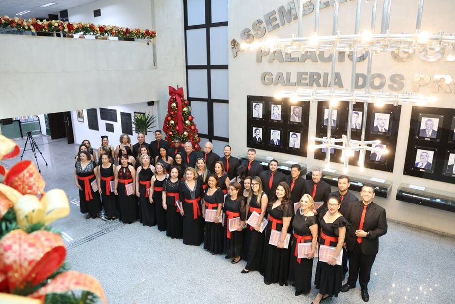 Coral da Assembleia Legislativa se apresenta durante a Cantata Natalina no Palácio Guaicurus