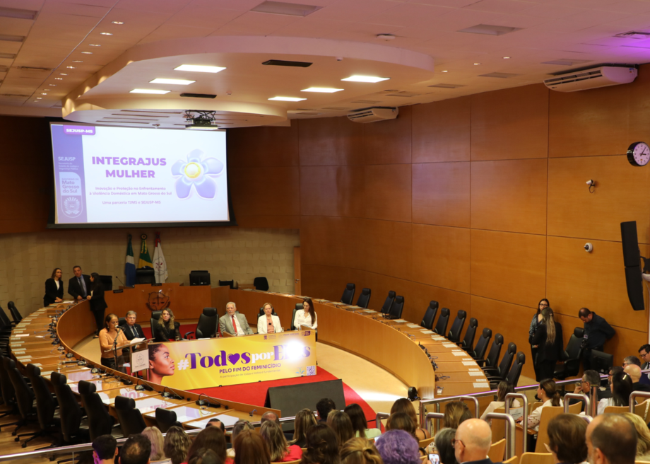 Cerimônia de lançamento do IntegraJus Mulher ocorreu dia 24 de novembro em plenário do TJMS