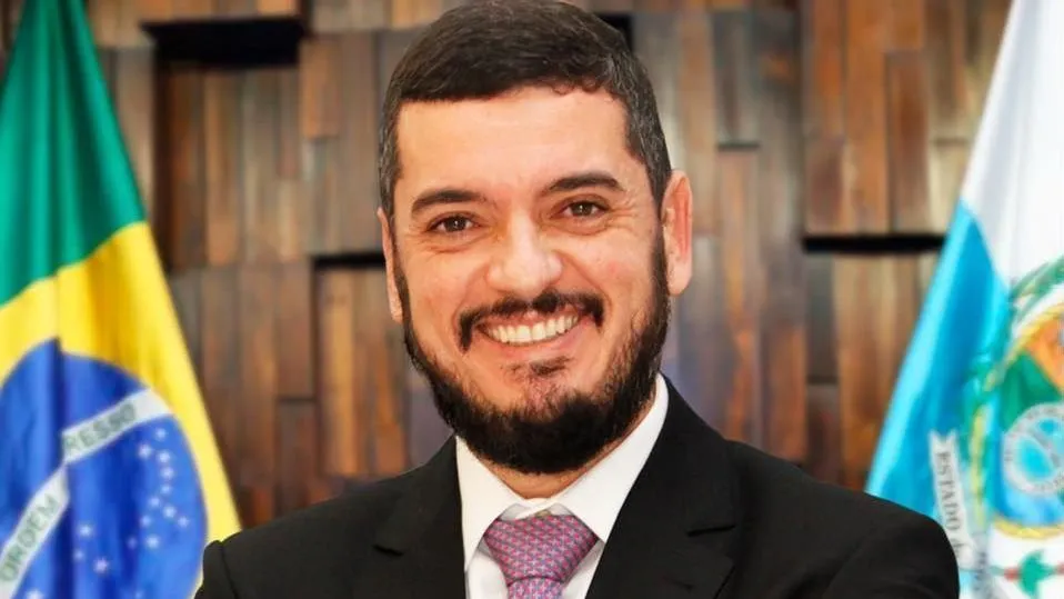 Presidente da Alerj, Rodrigo Bacellar, teve a prisão revogada pela Assembleia Legislativa do Rio de Janeiro por 42 votos a favor.