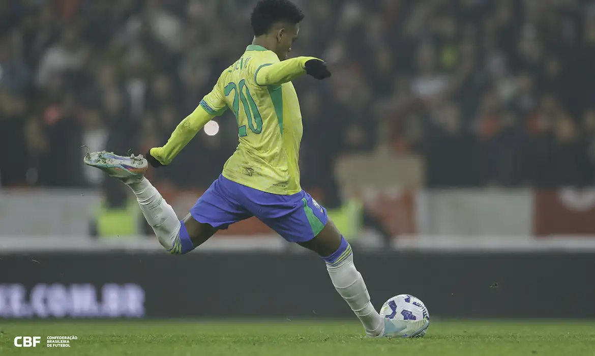 Seleção Brasileira encerra 2025 na quinta colocação do ranking mundial da Fifa.