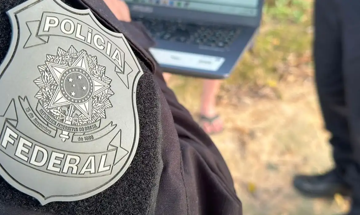 Operação da PF teve apoio da Interpol e fez prisões no Brasil e na Espanha.