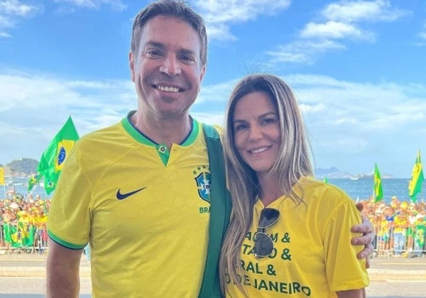 O deputado federal Alexandre Ramagem (PL-RJ) e sua esposa, Rebeca Ramagem.
