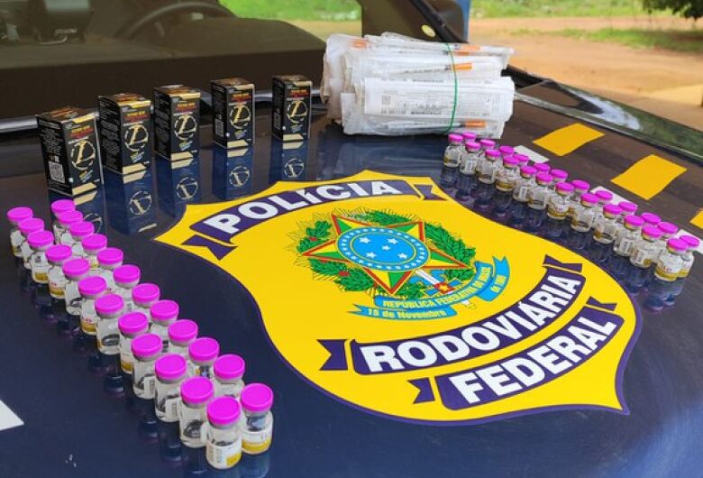 Medicamentos foram encontrados durante vistoria em caminhão abordado na BR-262, em Água Clara