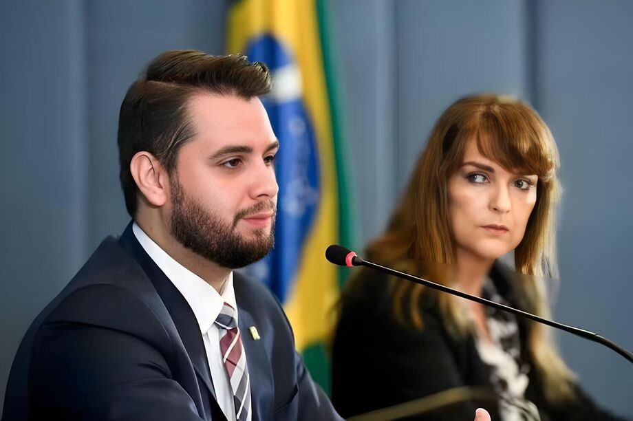 Filipe Martins, ex-assessor de Bolsonaro, foi condenado pelo STF e teve prisão domiciliar decretada