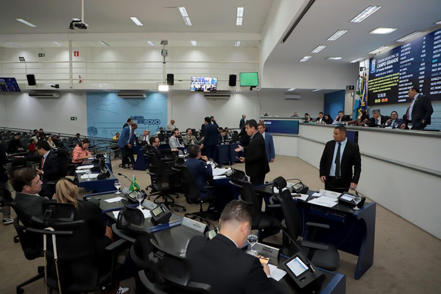 Câmara autoriza empréstimos de R$156 milhões para asfalto, drenagem e calçadas em Campo Grande com obras previstas a partir de 2026.