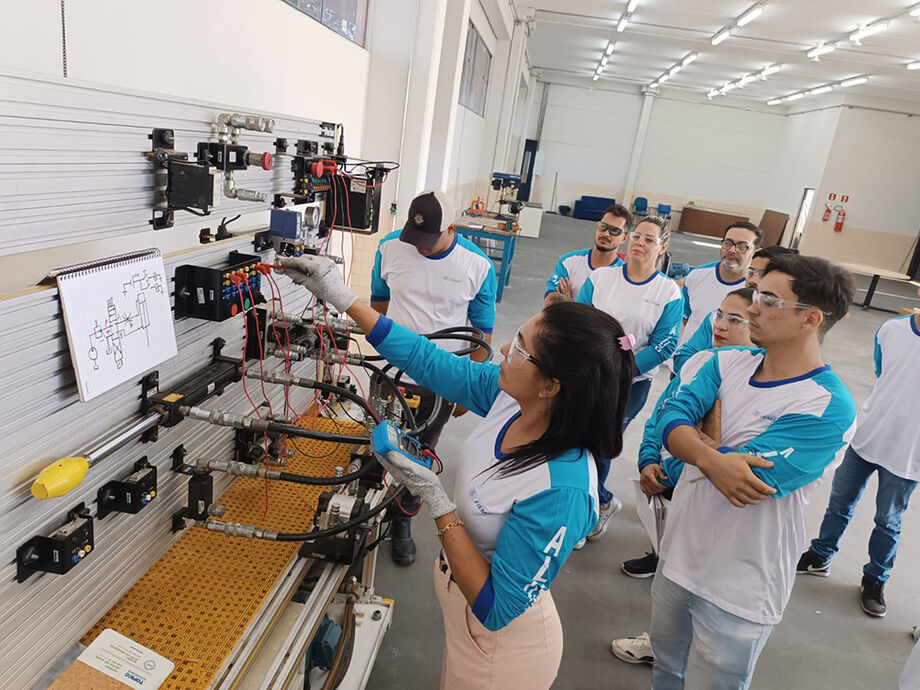 Os cursos técnicos e de qualificação do Senai são direcionados às demandas reais da indústria.