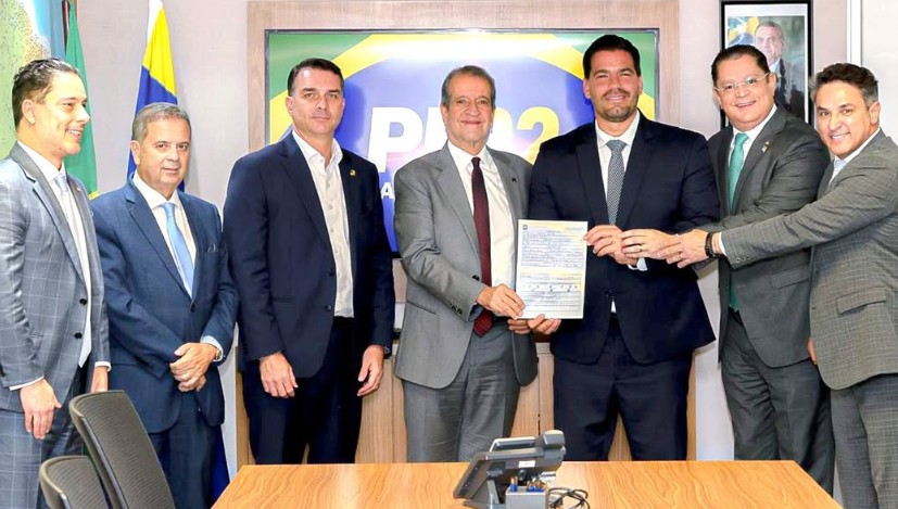 Capitão Contar foi recebido de volta ao PL em cerimônia com dirigentes e parlamentares do partido.