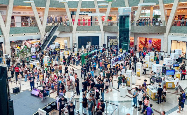 Exposição no Bosque dos Ipês reúne história dos videogames e atrações interativas para todas as idades.