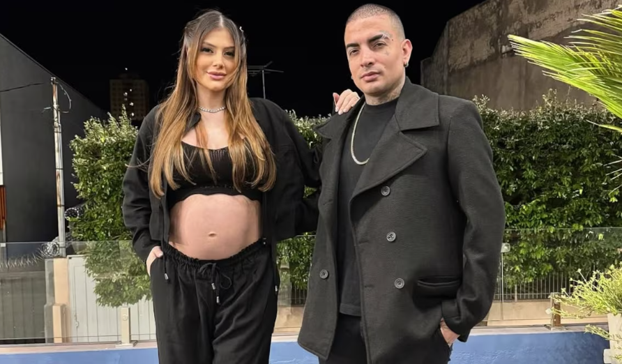 MC Guimê e Fernanda Stroschein estão juntos desde março do ano passado. Os dois anunciaram a gravidez em maio deste ano