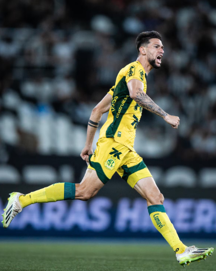 Jemmes será reforço do Fluminense para 2026.