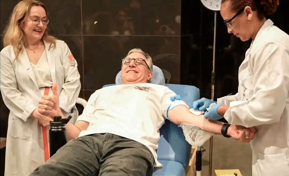 Ação marcou início da vacinação contra o VSR em São Paulo e reforçou a importância da doação de sangue.