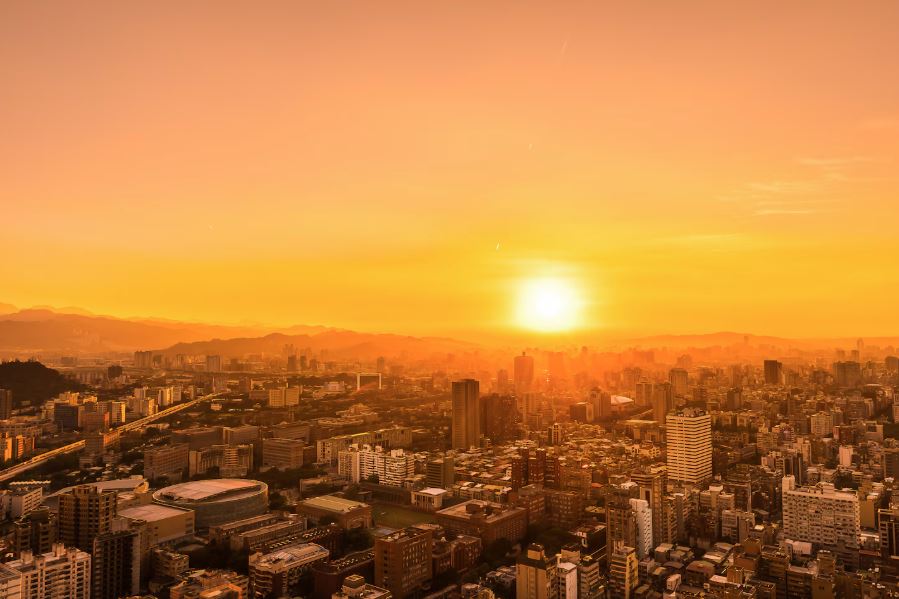 Dezembro marca início do verão com aumento de temperaturas e chuvas irregulares em algumas regiões do País.