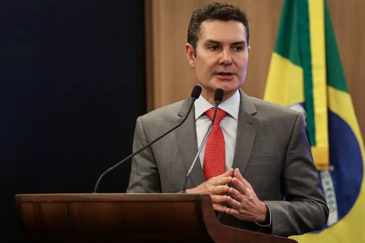 Jader Filho afirma que o Minha Casa, Minha Vida manterá ritmo de contratações e entregas até 2026.
