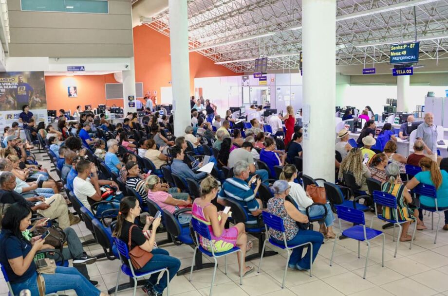 Contribuintes têm até sexta-feira, 12, para regularizar débitos municipais e aproveitar descontos do Refis.