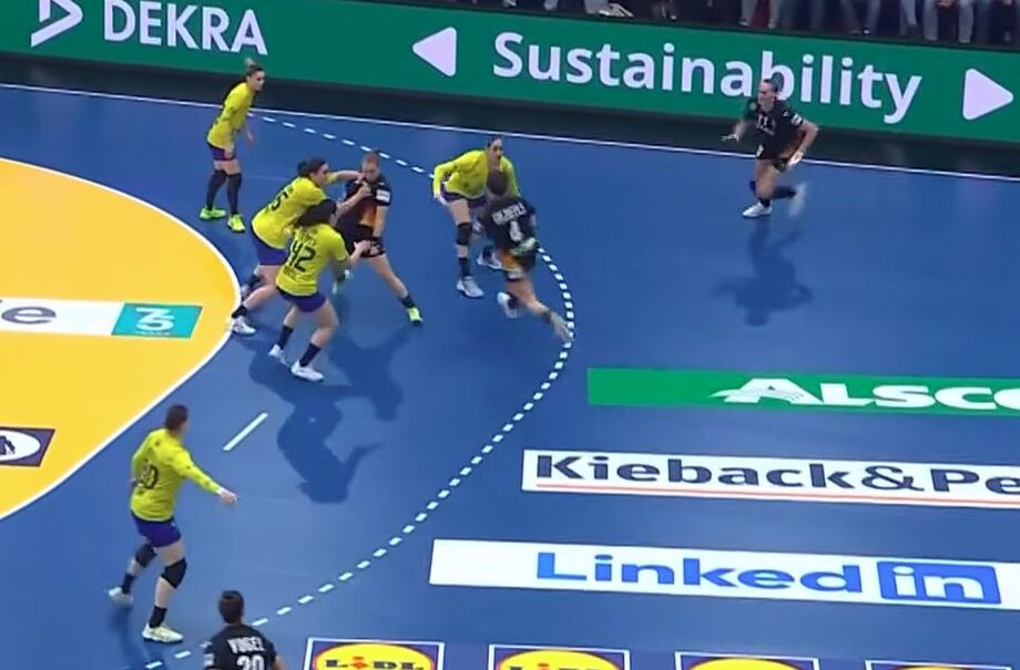 Brasil pressiona no segundo tempo, mas Alemanha confirma vitória e avança às semifinais do Mundial.