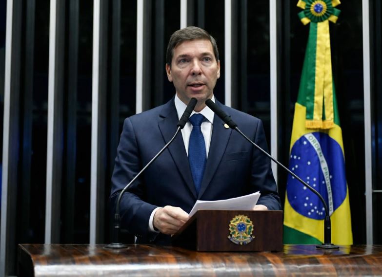 Josué Gomes, presidente da Fiesp, critica influência de lobbies corporativos no Congresso e defende reforma isonômica.
