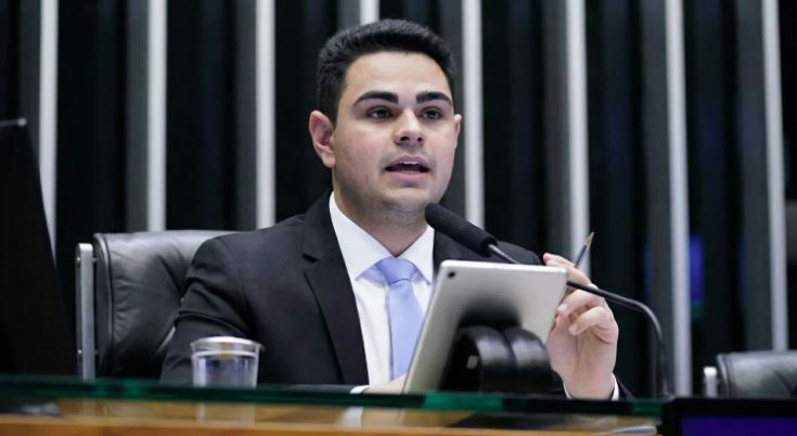 Único voto do PL a favor da cassação de Carla Zambelli veio do deputado Ícaro de Valmir, que também é alvo de processo no TSE