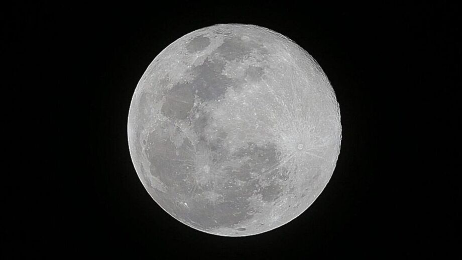 Superlua poderá ser observada em todo o Brasil na noite desta quinta-feira, 4.