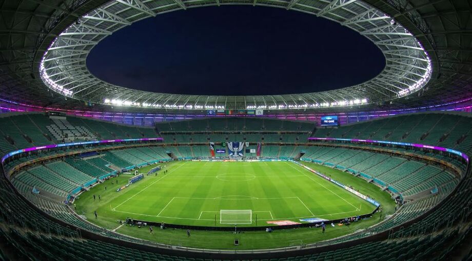 Gramado sintético do Allianz Parque é defendido pelo Palmeiras com dados e provocações ao Flamengo.